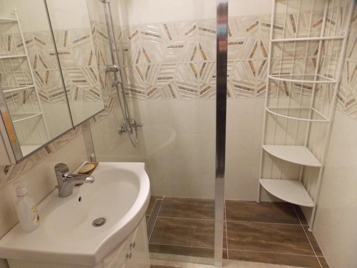 Apartmán Garsoniera Moderna Bukurešť Exteriér fotografie
